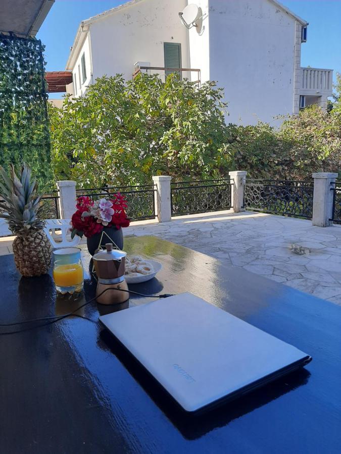 Giovanna - Spacious Lovely Apartment Supetar Buitenkant foto