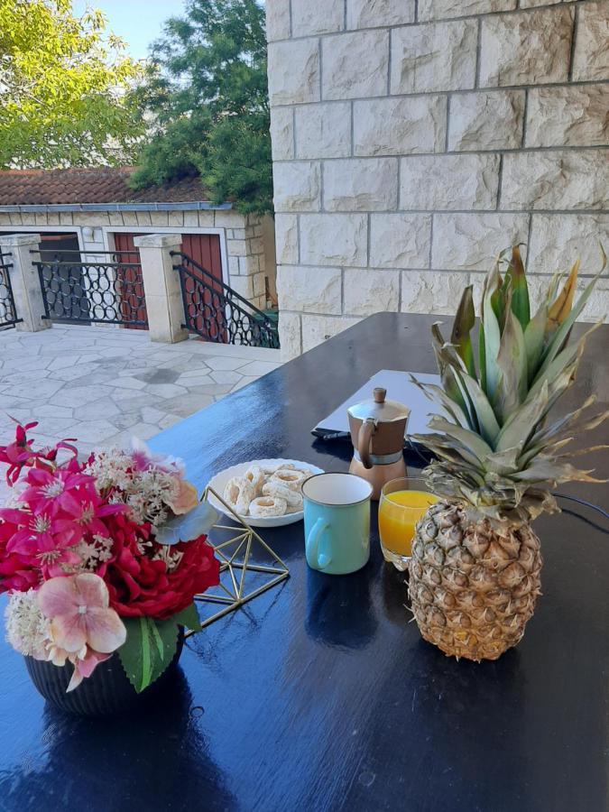 Giovanna - Spacious Lovely Apartment Supetar Buitenkant foto