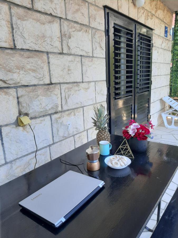 Giovanna - Spacious Lovely Apartment Supetar Buitenkant foto