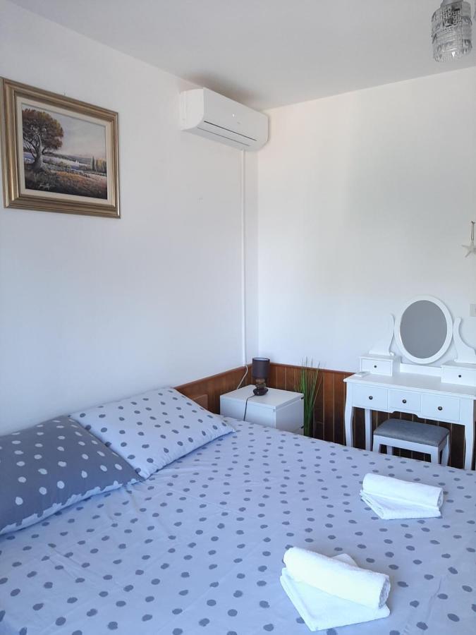 Giovanna - Spacious Lovely Apartment Supetar Buitenkant foto