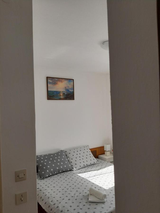 Giovanna - Spacious Lovely Apartment Supetar Buitenkant foto