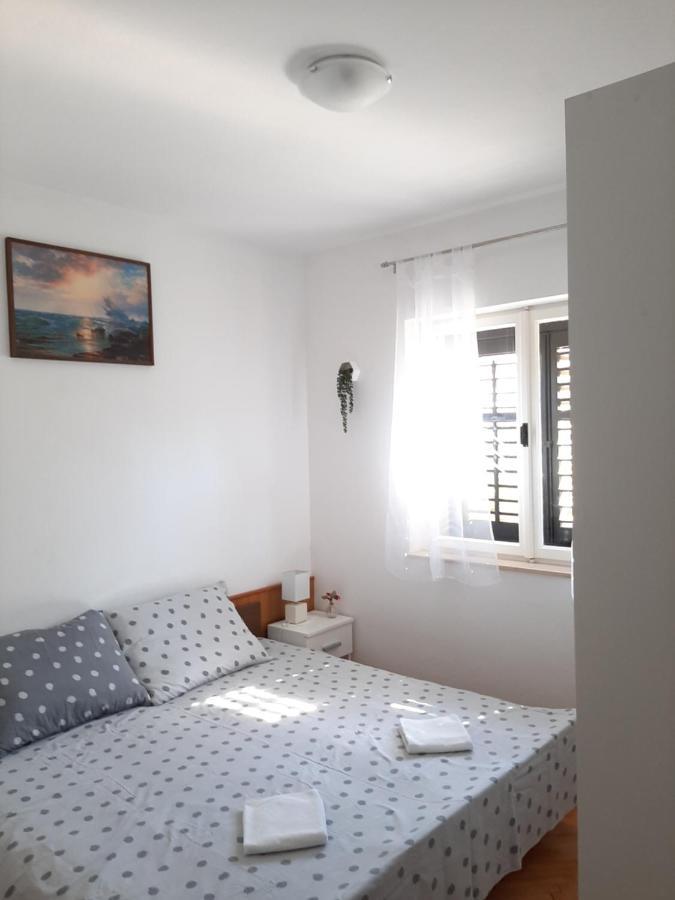 Giovanna - Spacious Lovely Apartment Supetar Buitenkant foto