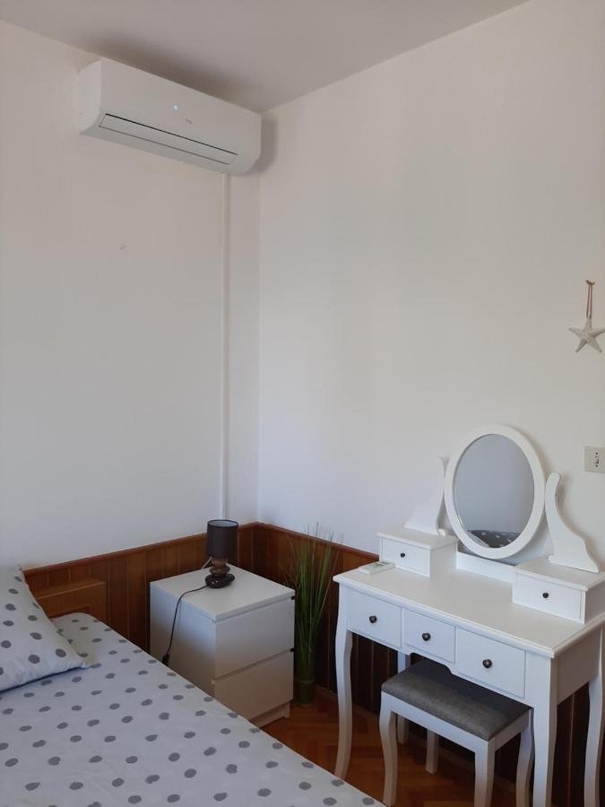 Giovanna - Spacious Lovely Apartment Supetar Buitenkant foto