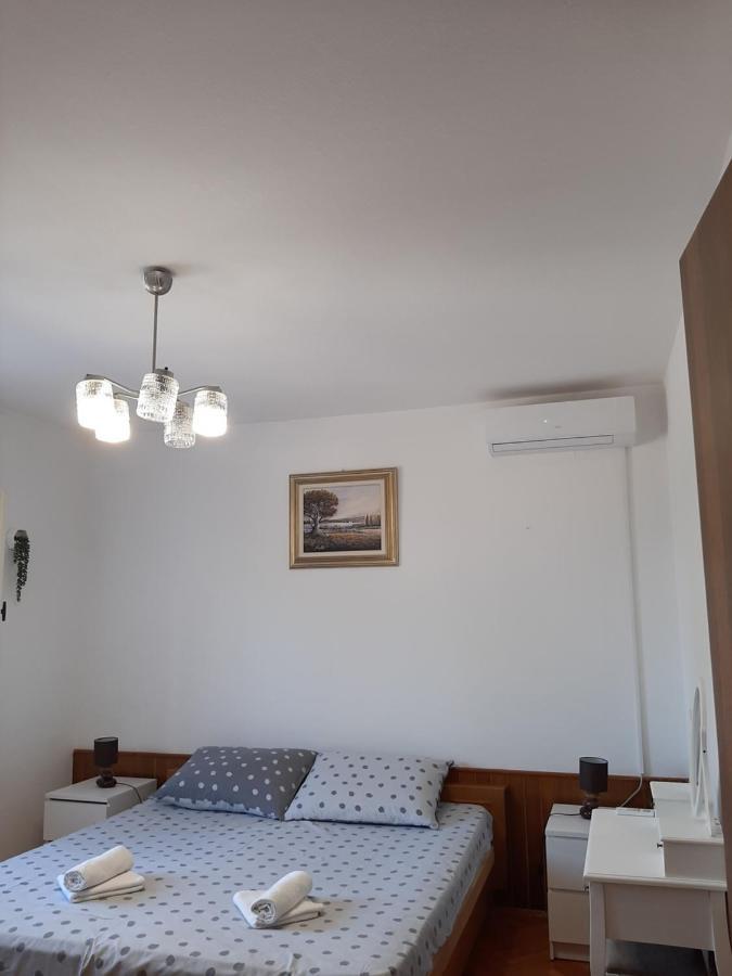 Giovanna - Spacious Lovely Apartment Supetar Buitenkant foto
