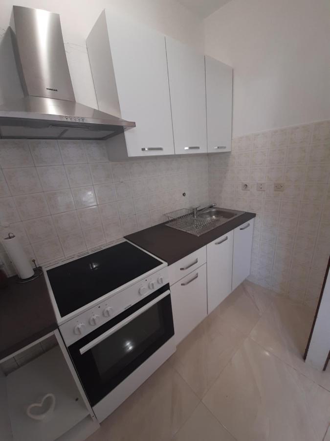 Giovanna - Spacious Lovely Apartment Supetar Buitenkant foto