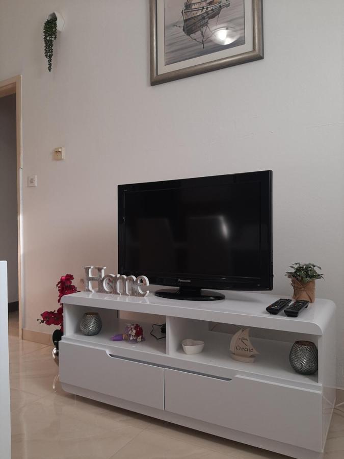 Giovanna - Spacious Lovely Apartment Supetar Buitenkant foto